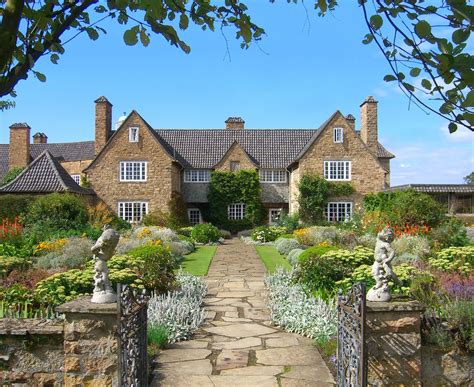 english arts and crafts homes